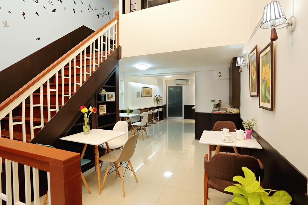 Baan Namtarn Guest House Бангкок Екстер'єр фото